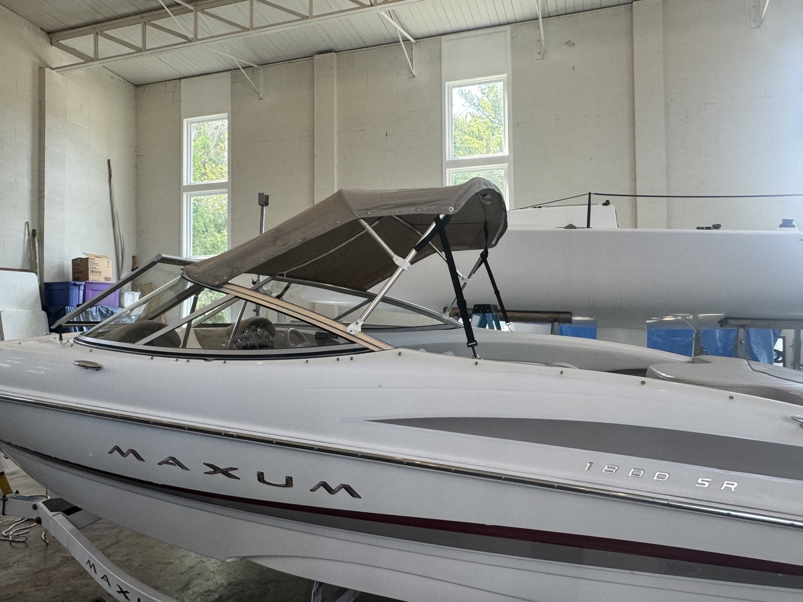 18ft Maxum Yacht For Sale