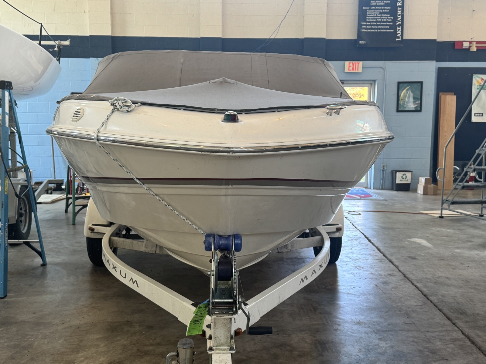 18ft Maxum Yacht For Sale