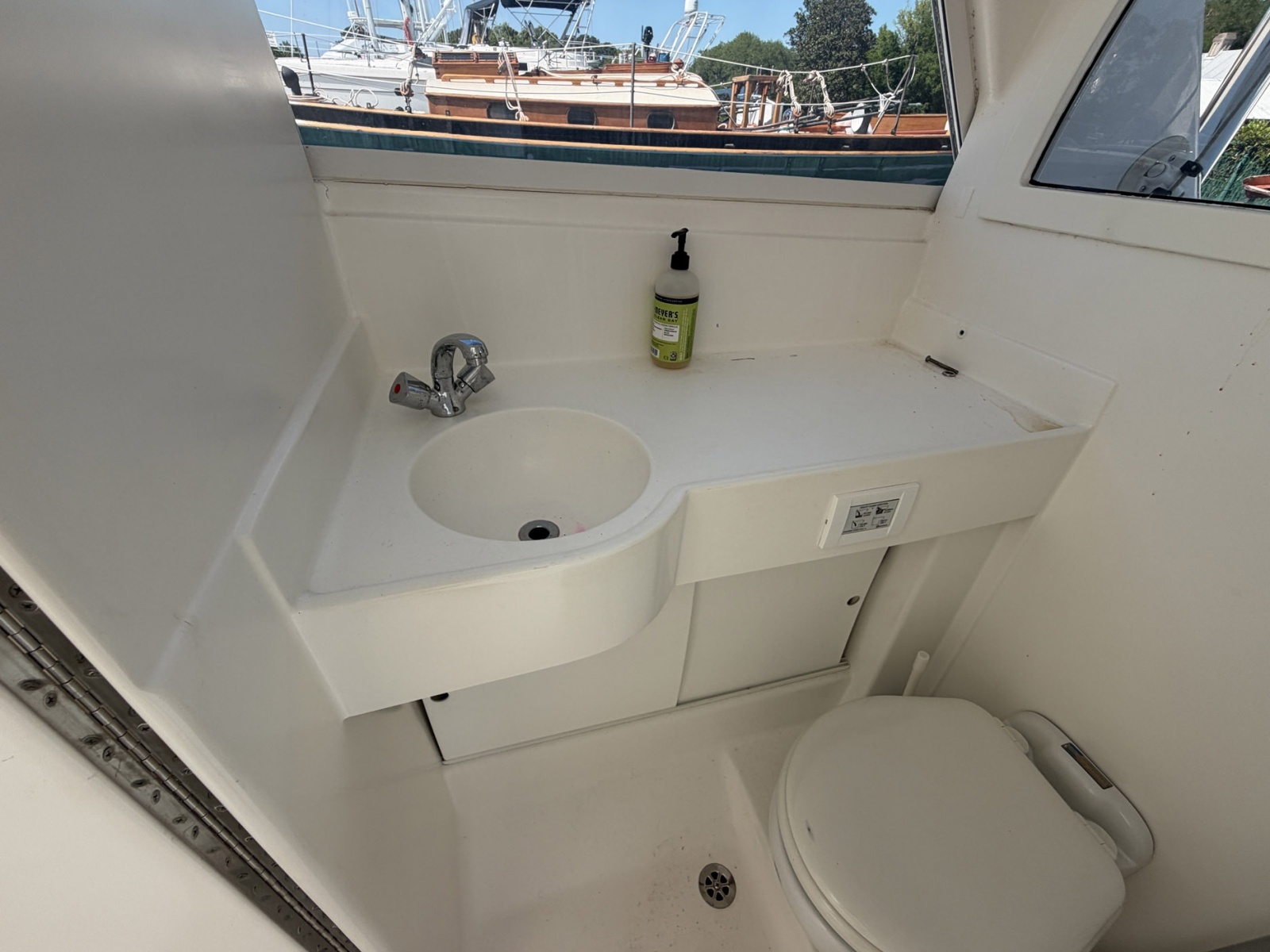 1977 Bertram 31 Flybridge