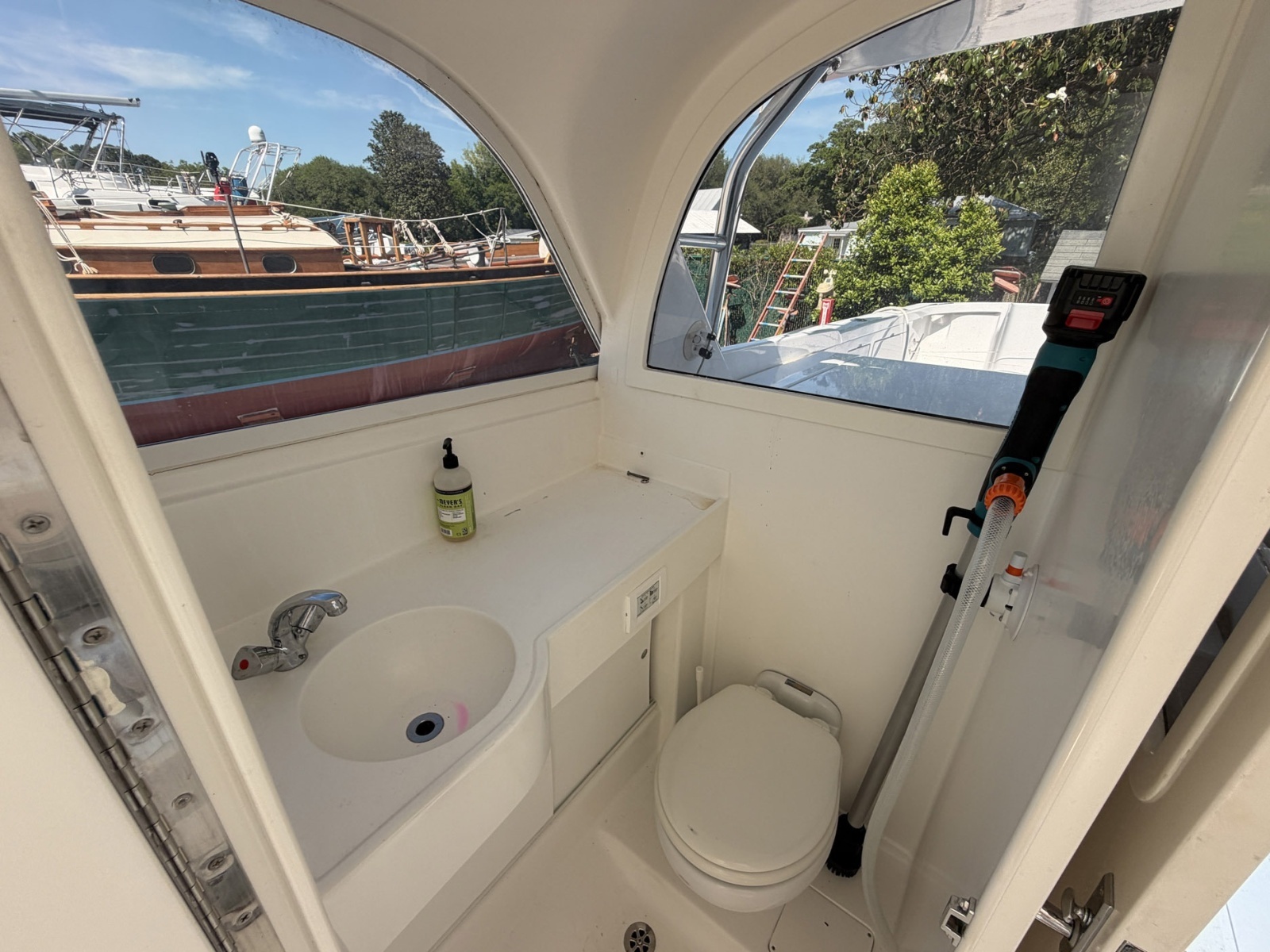 Mo Mo I 31ft Bertram Yacht For Sale