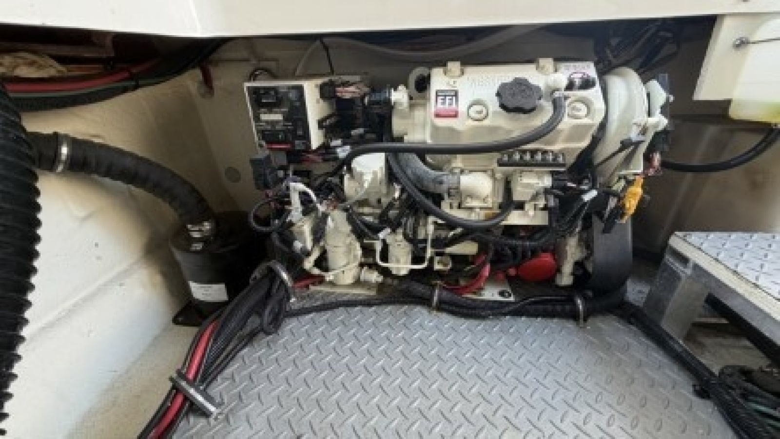 2021 Sea Ray Sundancer 320 Outboard