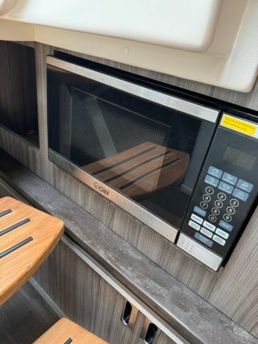 2021 Sea Ray Sundancer 320 Outboard