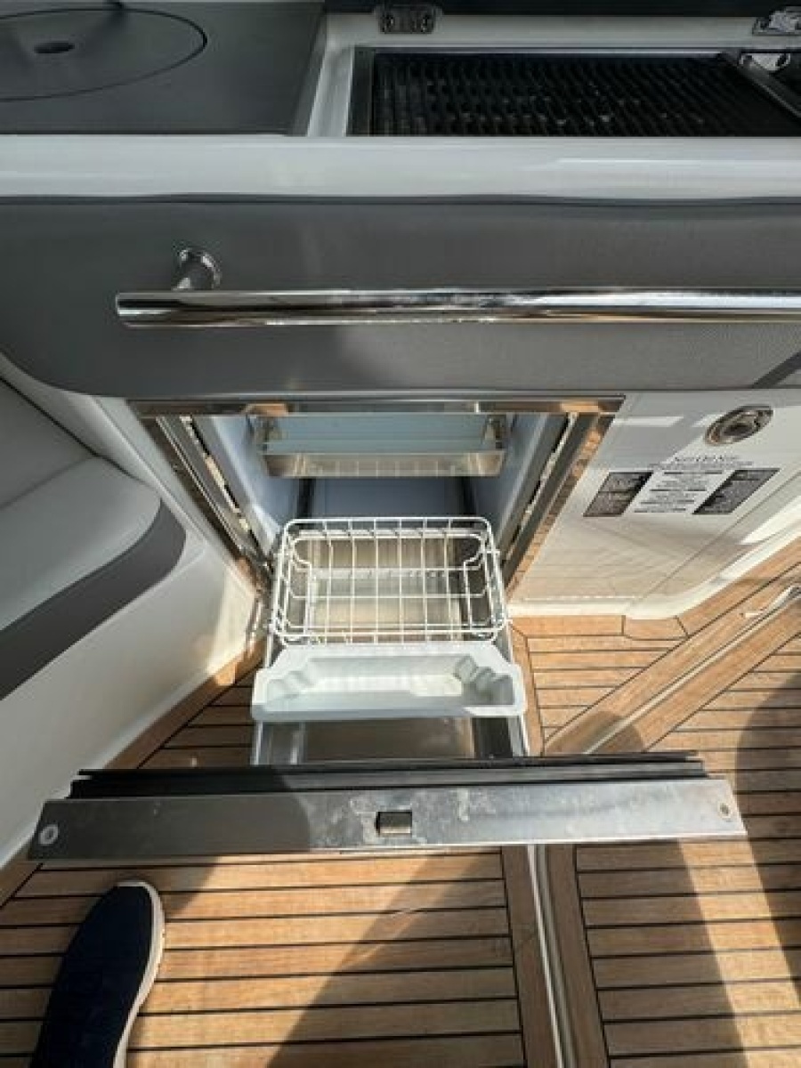 32ft Sea Ray Yacht For Sale