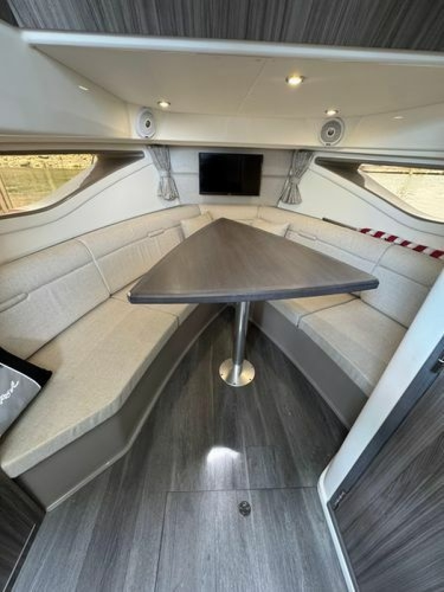 32ft Sea Ray Yacht For Sale