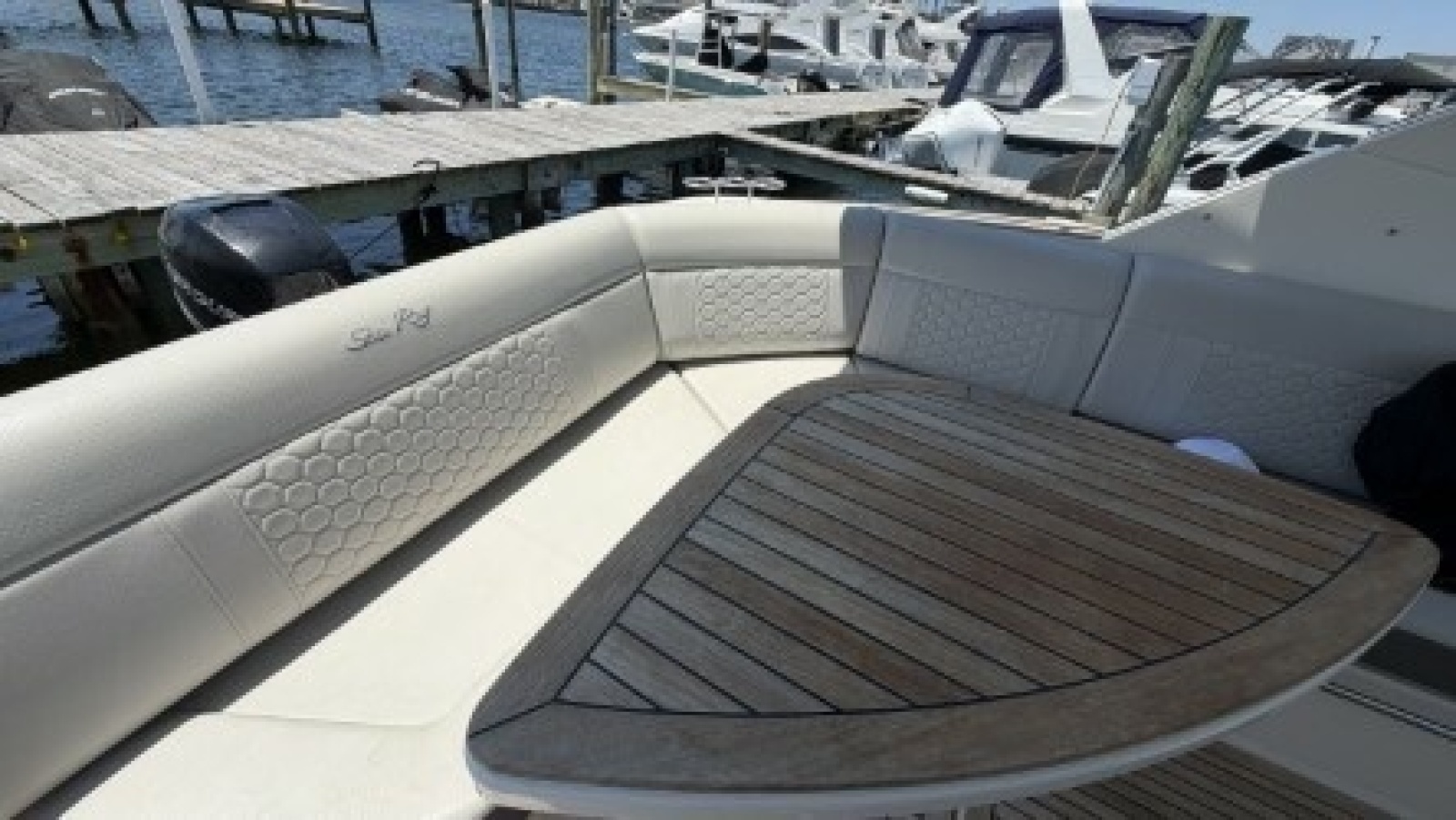 2021 Sea Ray Sundancer 320 Outboard