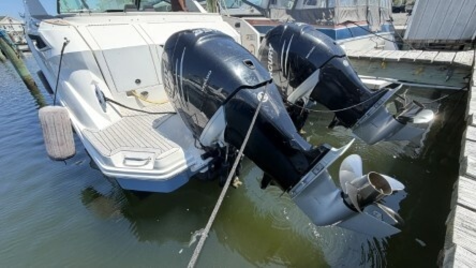 2021 Sea Ray Sundancer 320 Outboard