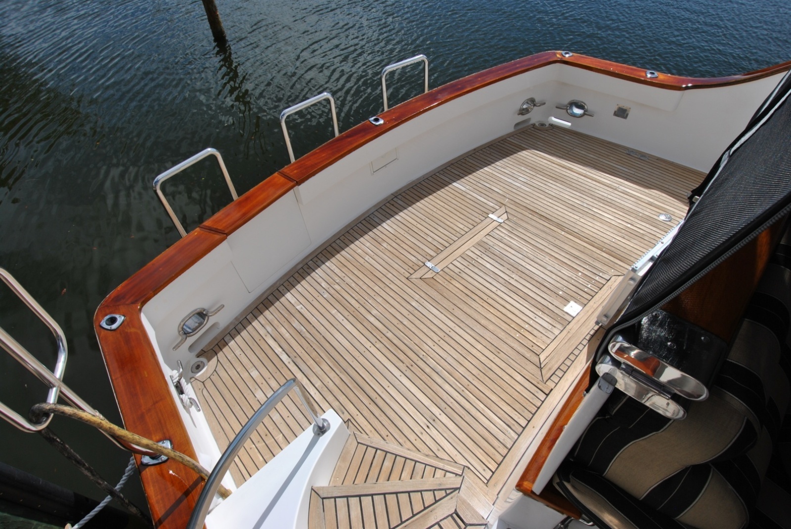 2002 Grand Alaskan Raised Pilothouse