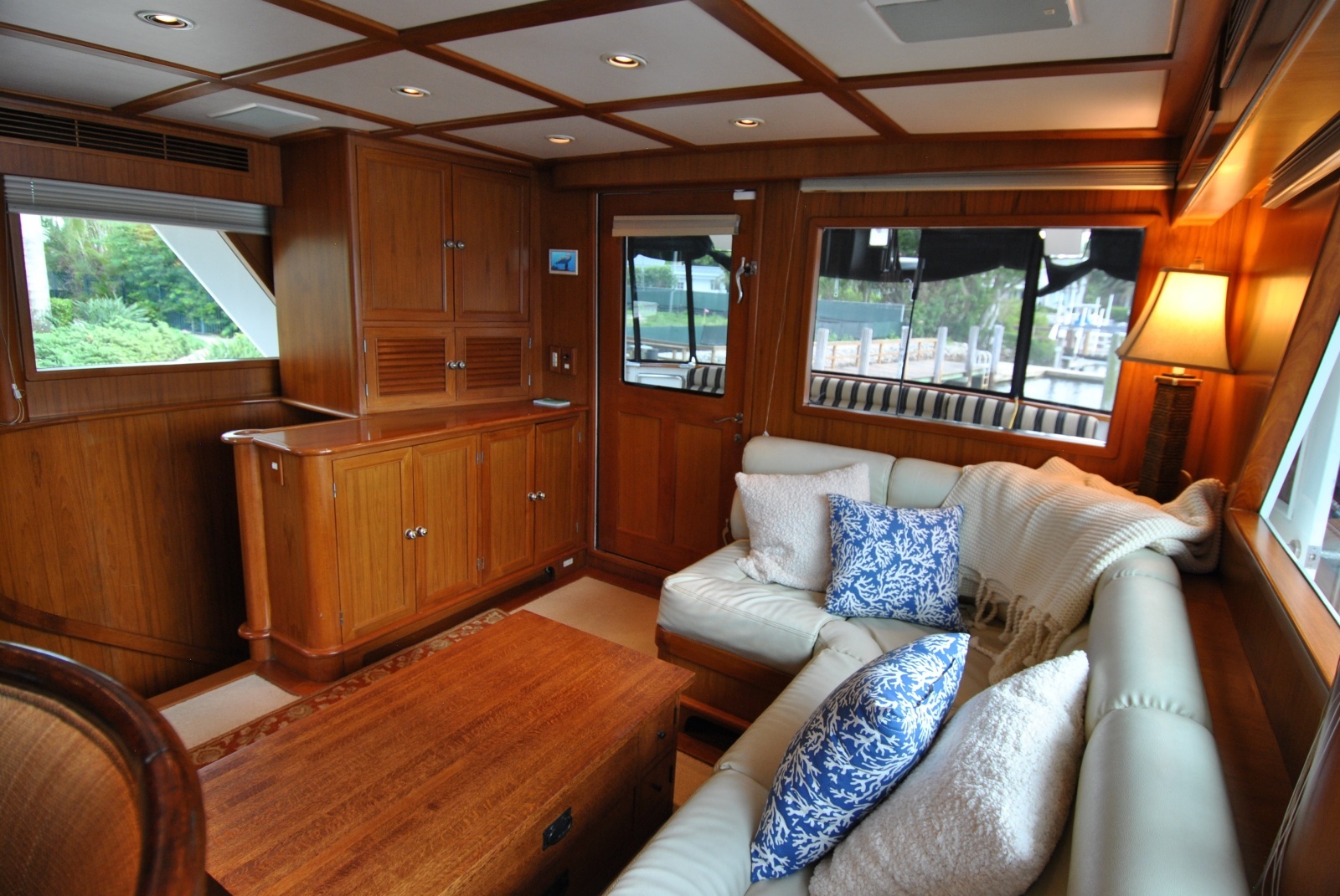 Salon Looking Aft