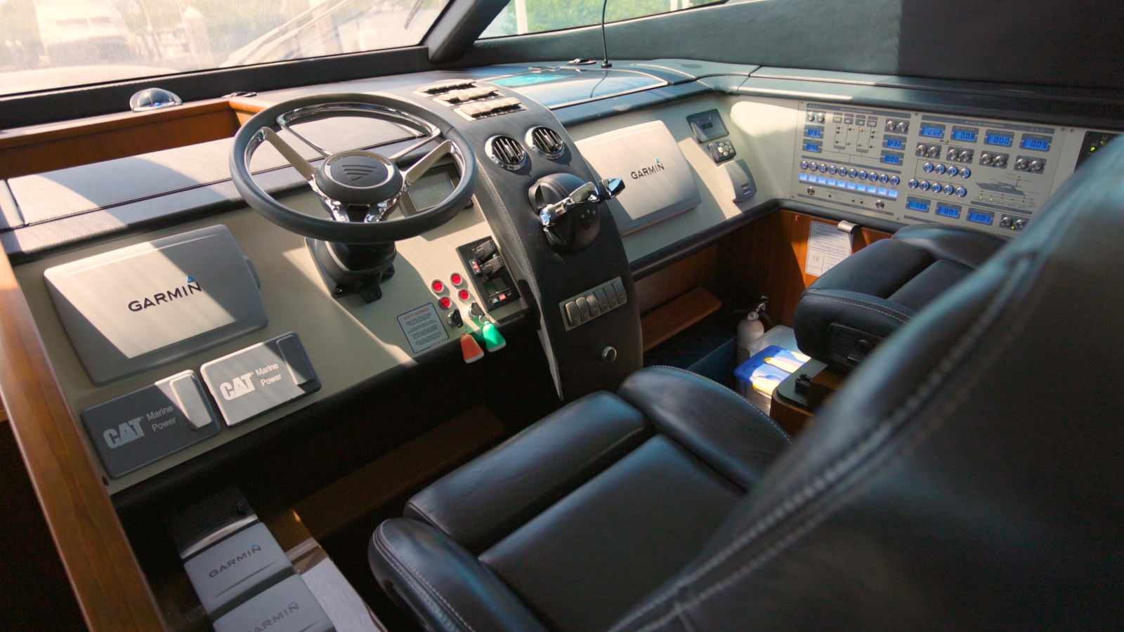 2014 Pre Owned 78 Fairline.00_00_07_17.Still018