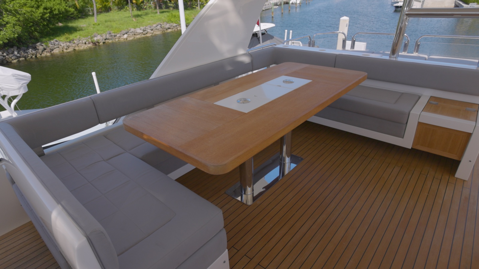 2014 Pre Owned 78 Fairline.00_00_31_21.Still004