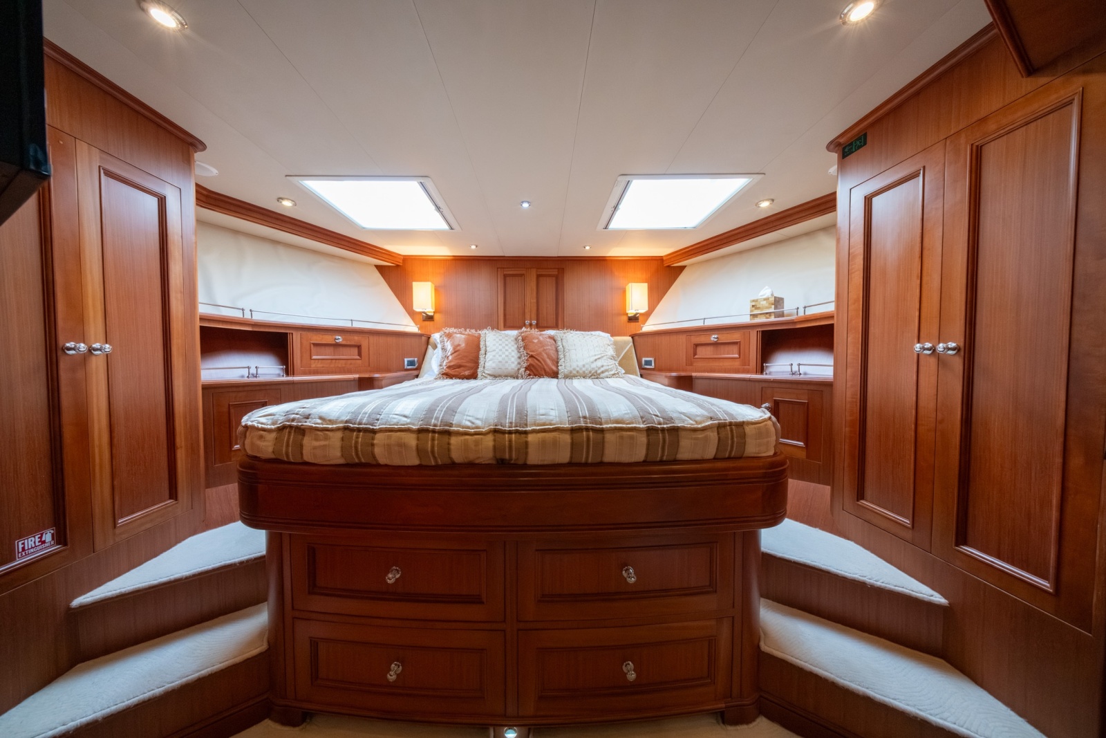 77' 2010 Marlow Explorer 72E-CB