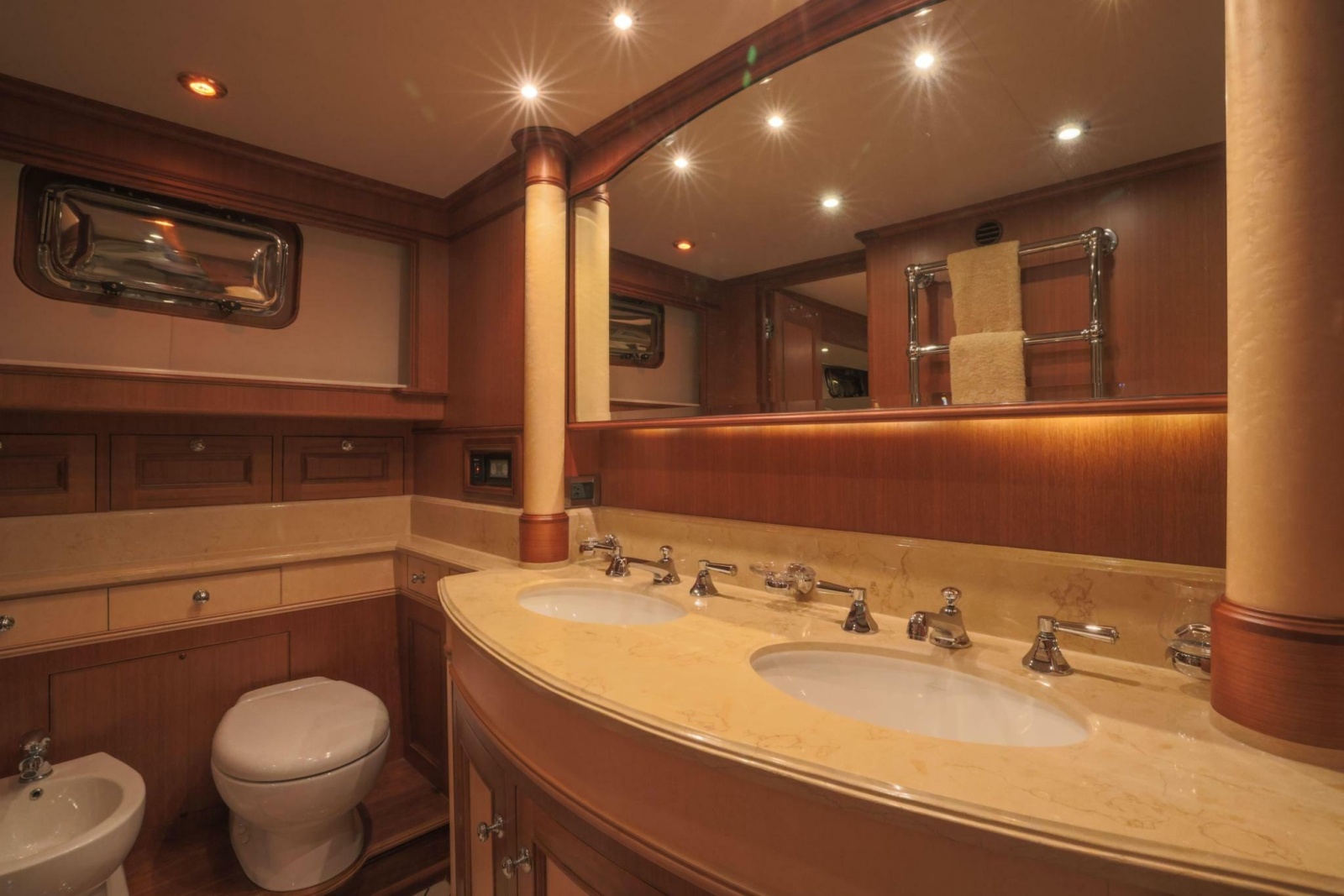 Master Head and Sink