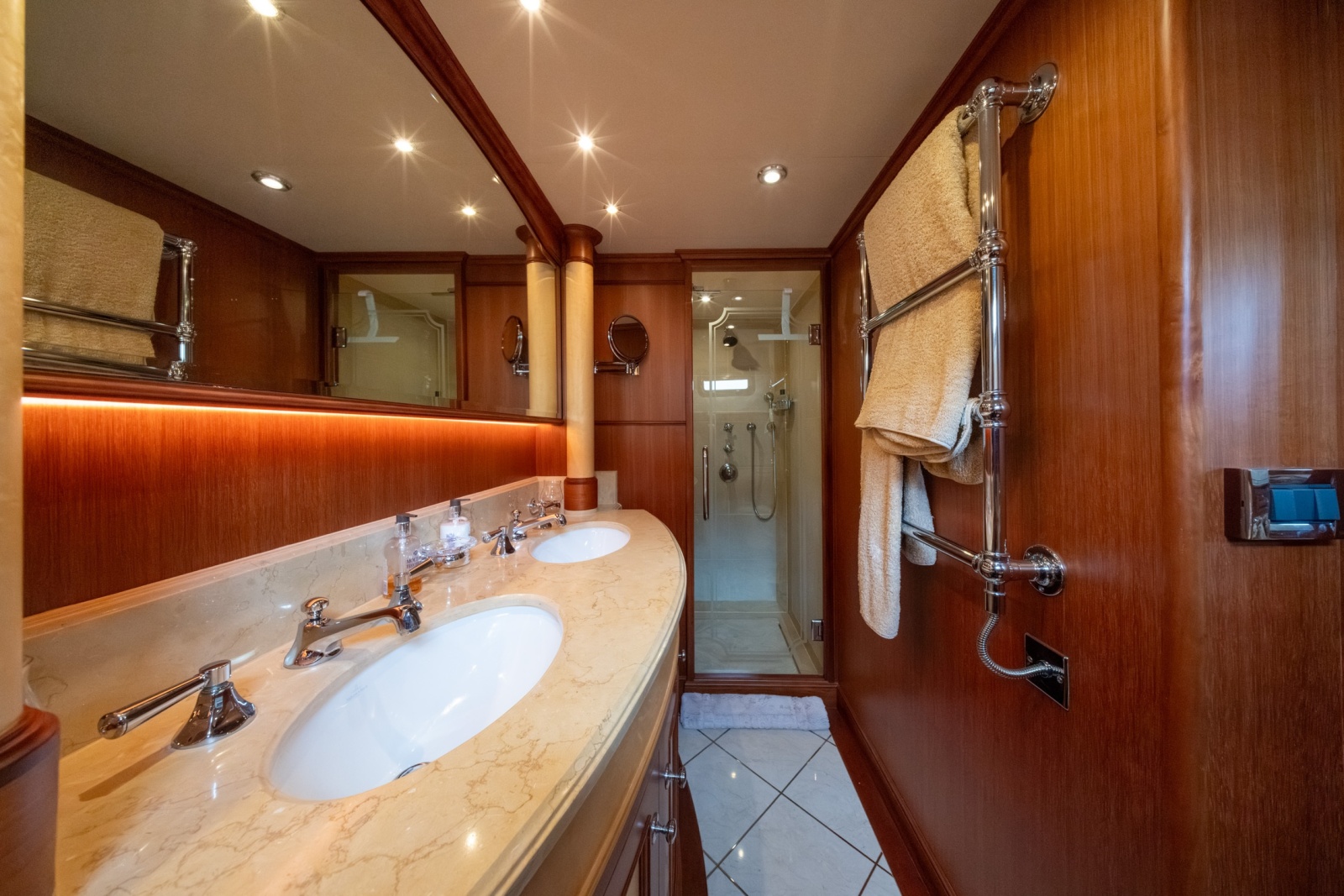 77' 2010 Marlow Explorer 72E-CB