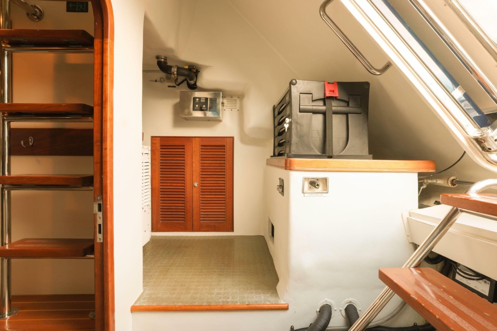 Transom Starboard Storage