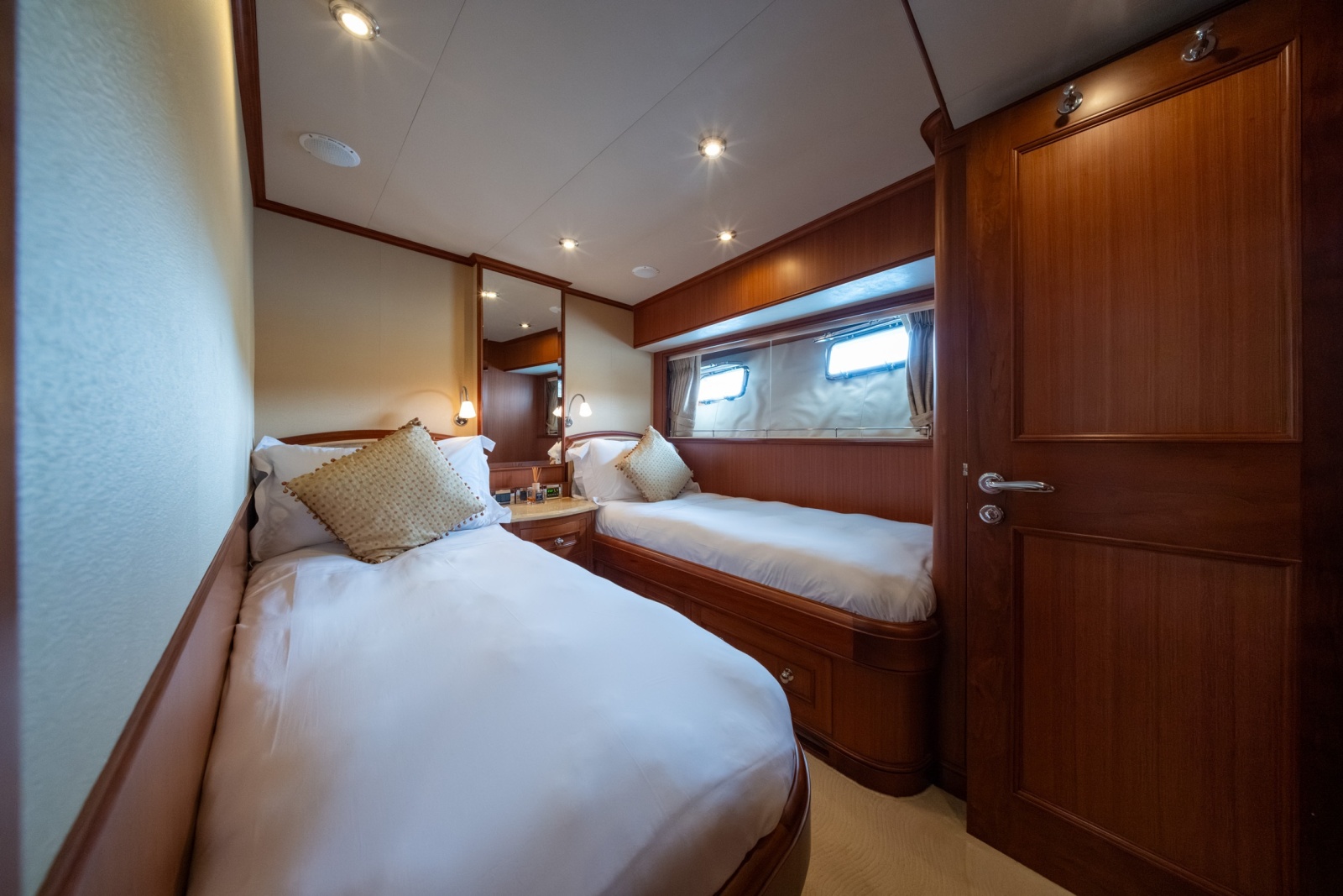 77' 2010 Marlow Explorer 72E-CB