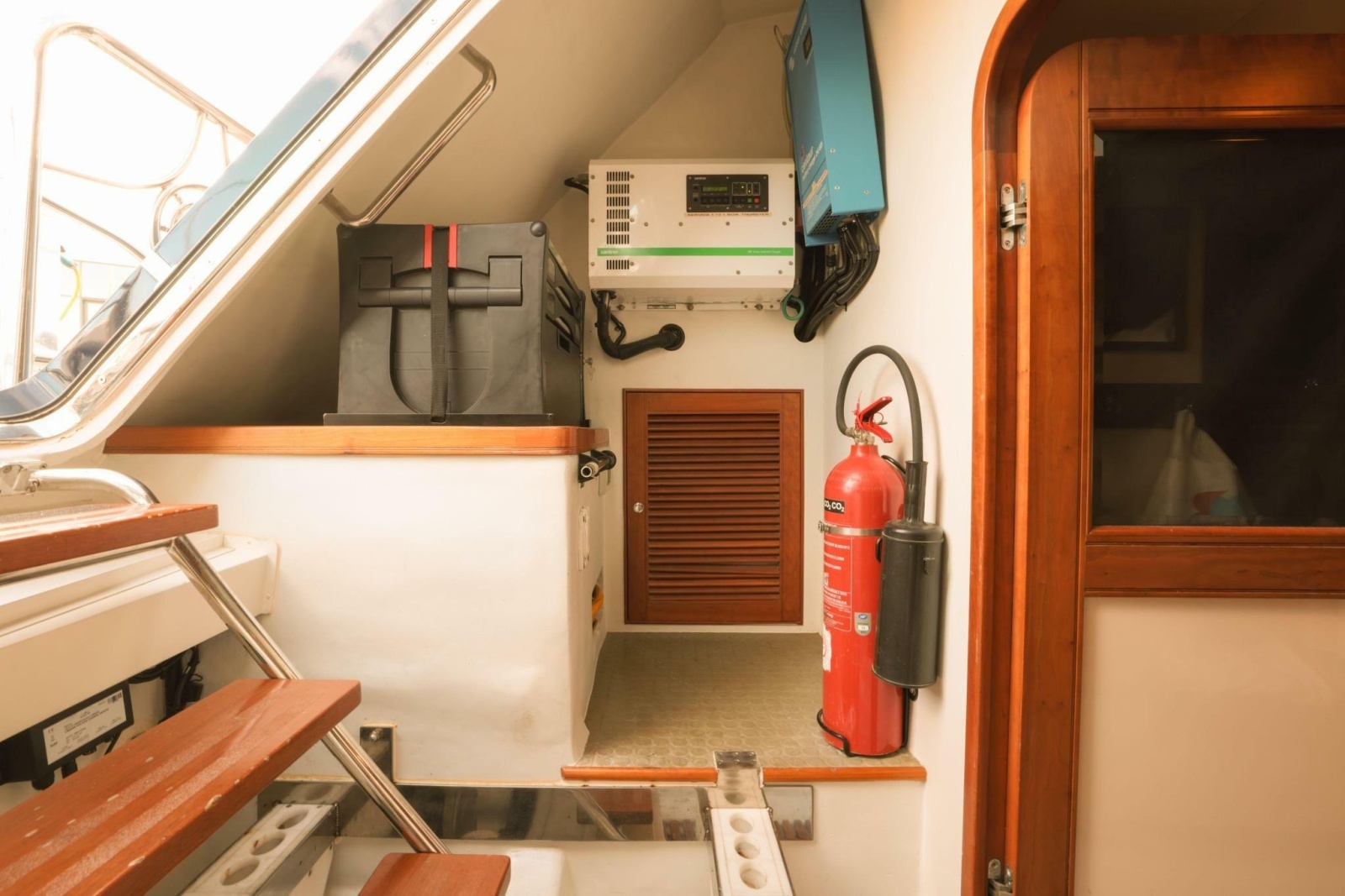 Transom Power Converter