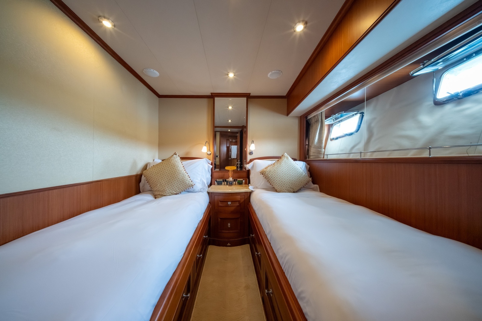 Twin Bunks Fwd