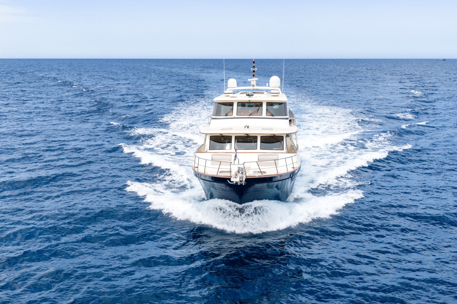 77' 2010 Marlow Explorer 72E-CB