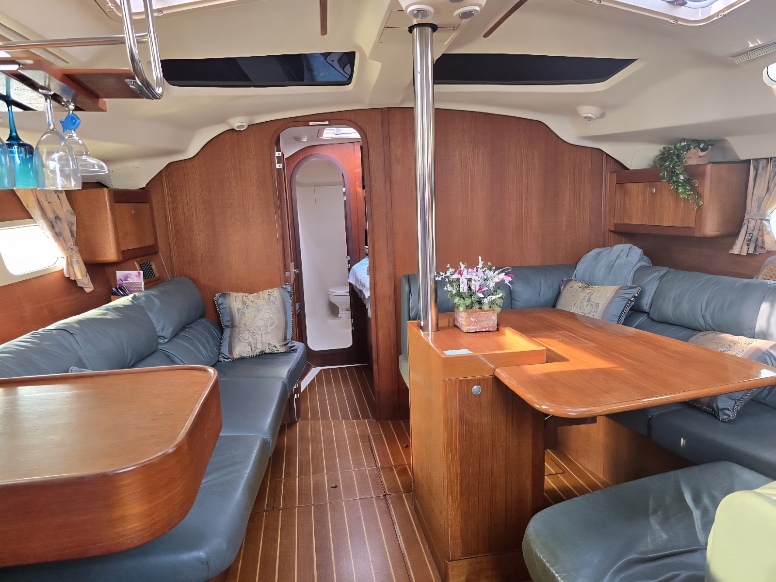 1998 Hunter 410