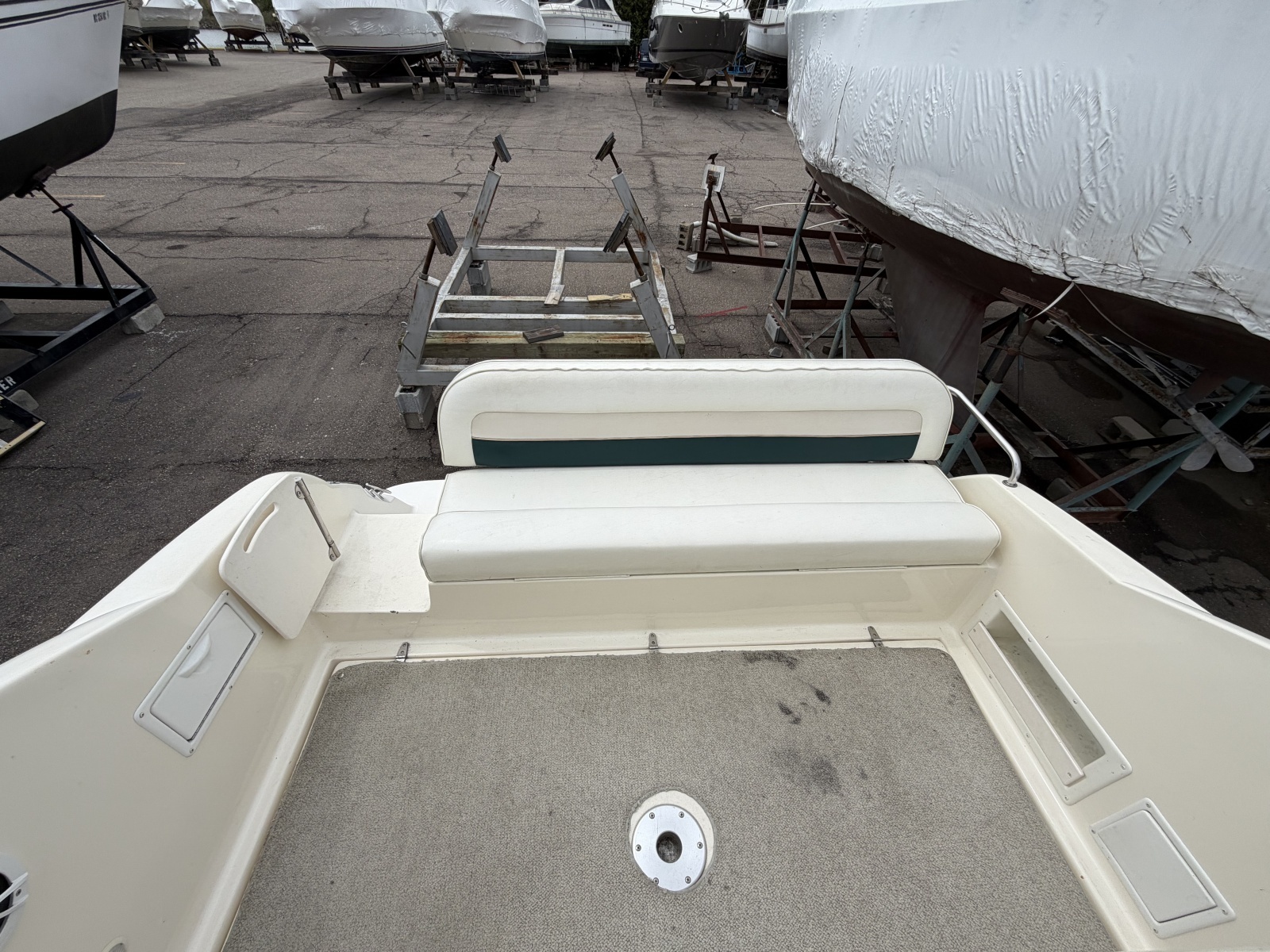 1998 Rinker 266 Fiesta Vee