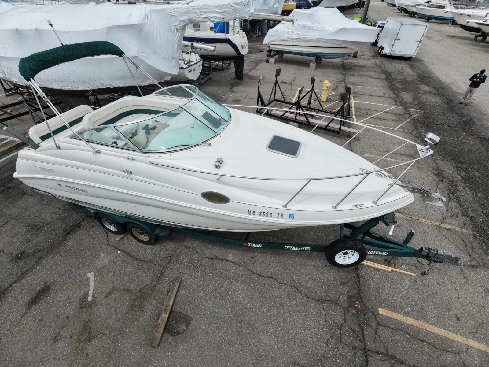 1998 Rinker 266 Fiesta Vee