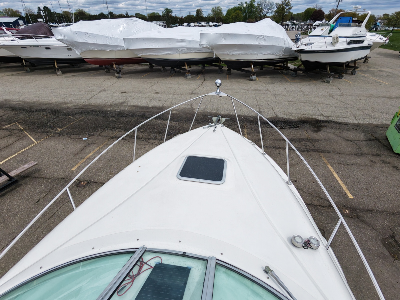 1998 Rinker 266 Fiesta Vee