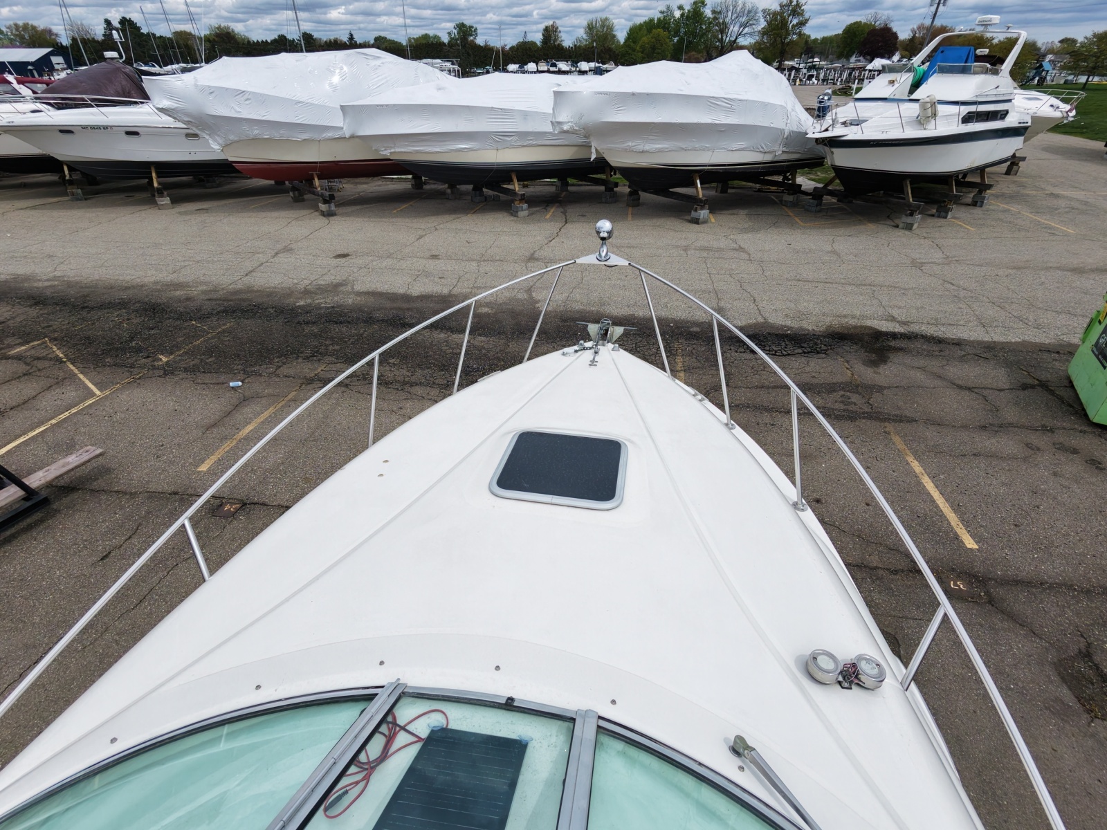 1998 Rinker 266 Fiesta Vee
