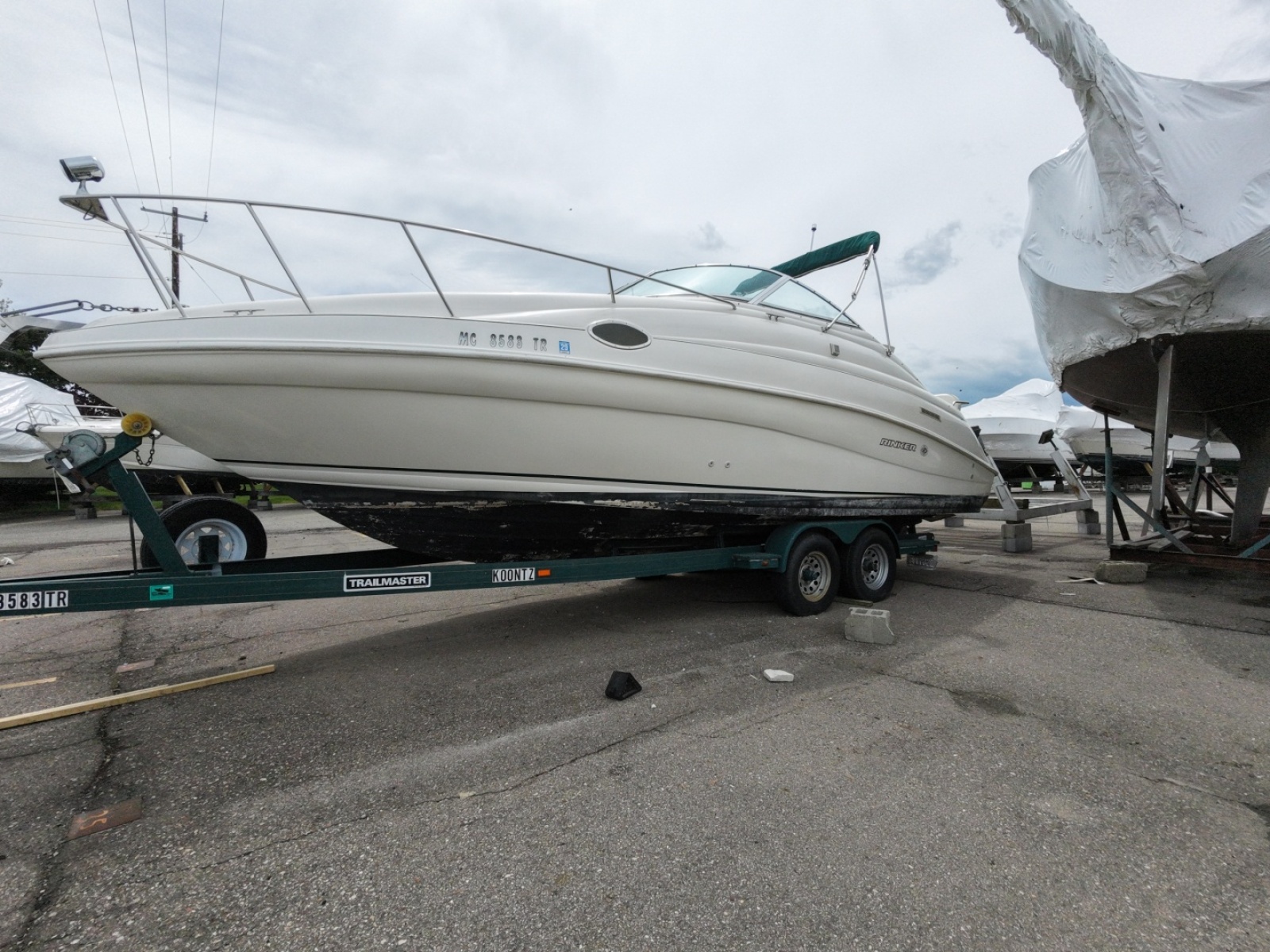 1998 Rinker 266 Fiesta Vee