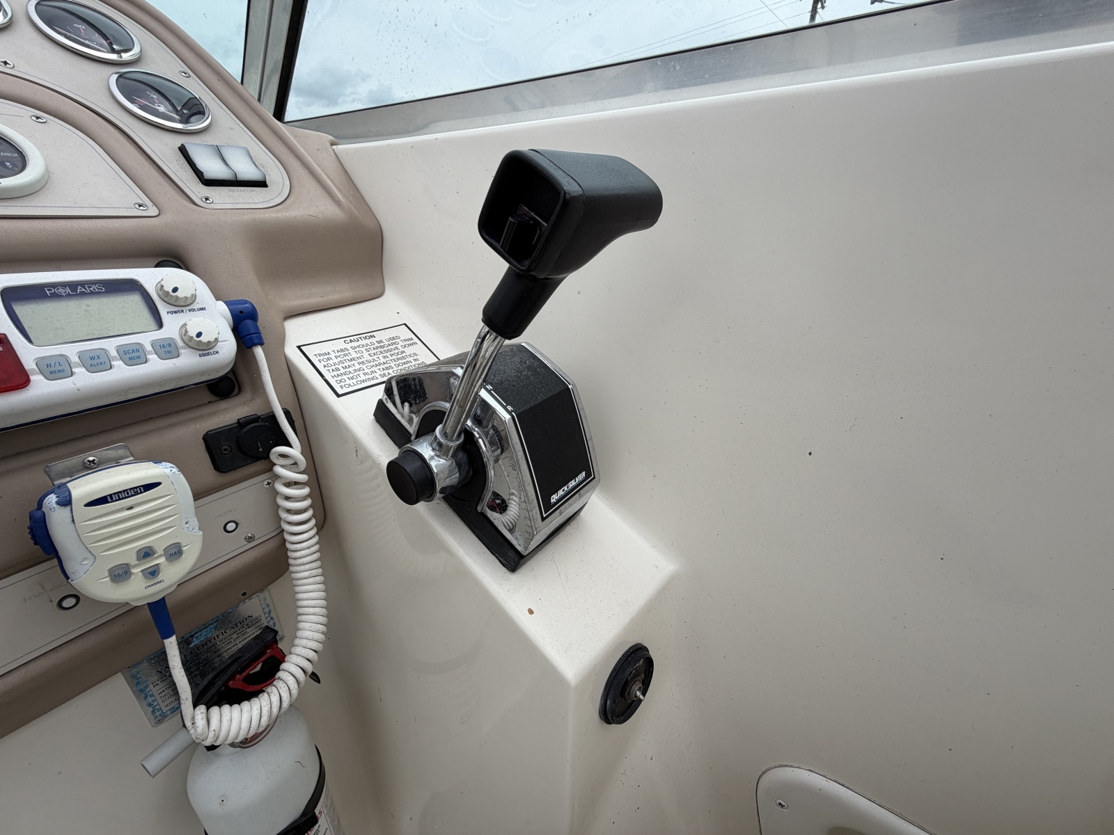 1998 Rinker 266 Fiesta Vee