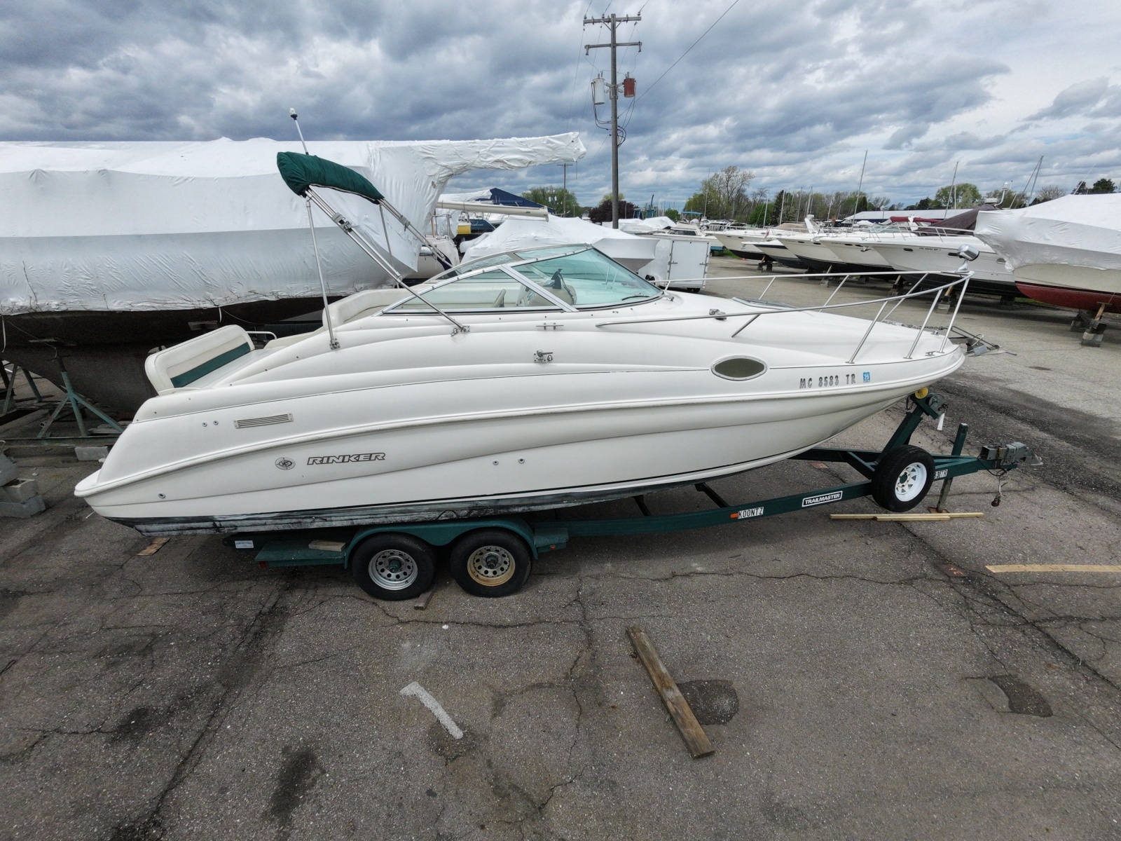 1998 Rinker 266 Fiesta Vee