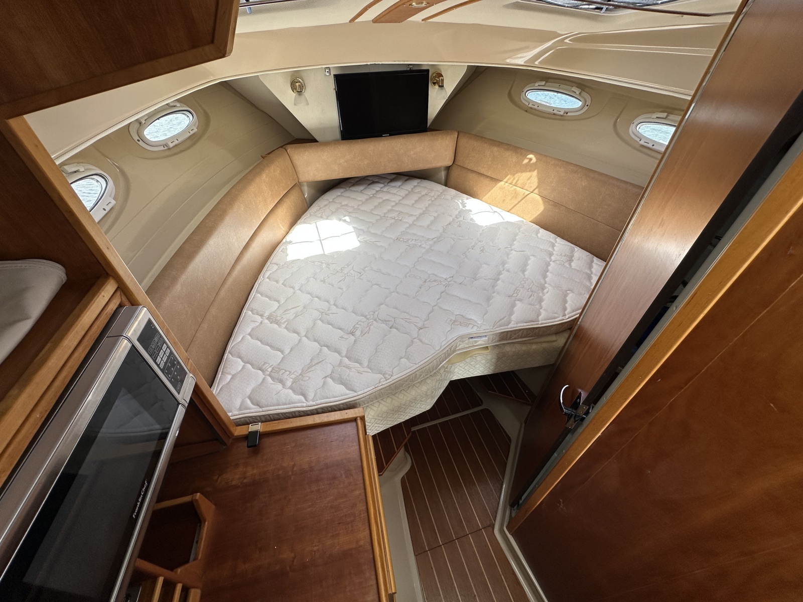Seahorse 33ft Cutwater Yacht For Sale
