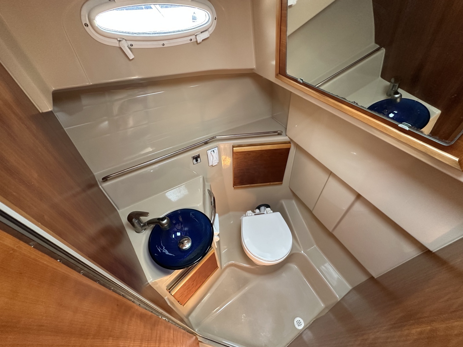 Seahorse 33ft Cutwater Yacht For Sale
