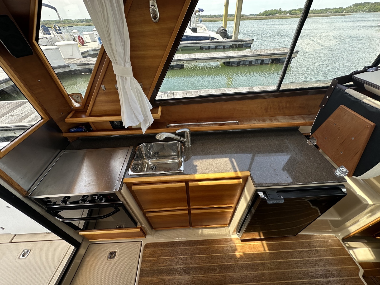 Seahorse 33ft Cutwater Yacht For Sale
