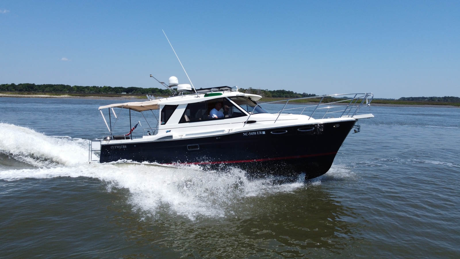 33' 2016 Cutwater C-28 LE