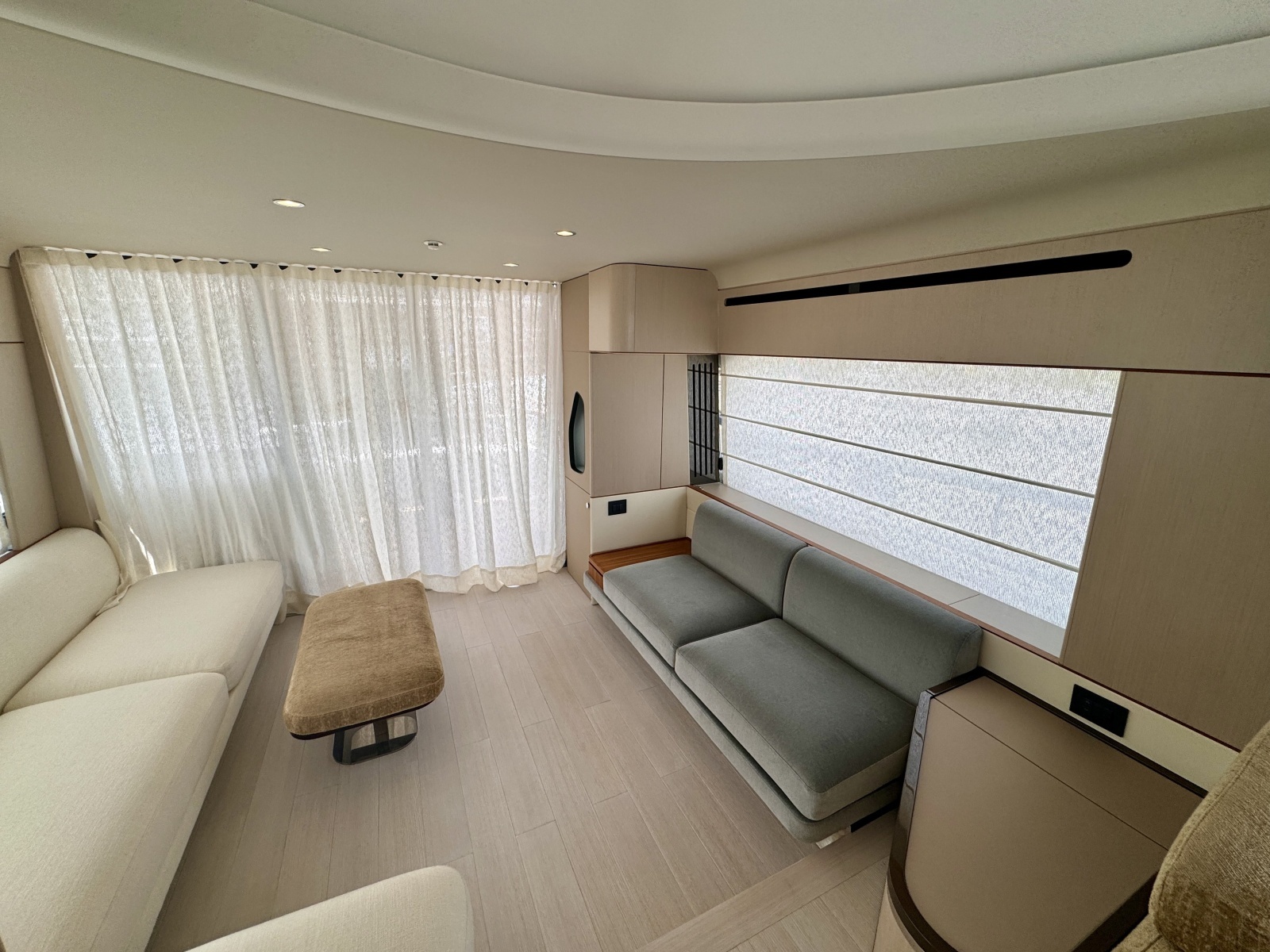 2025 Azimut 