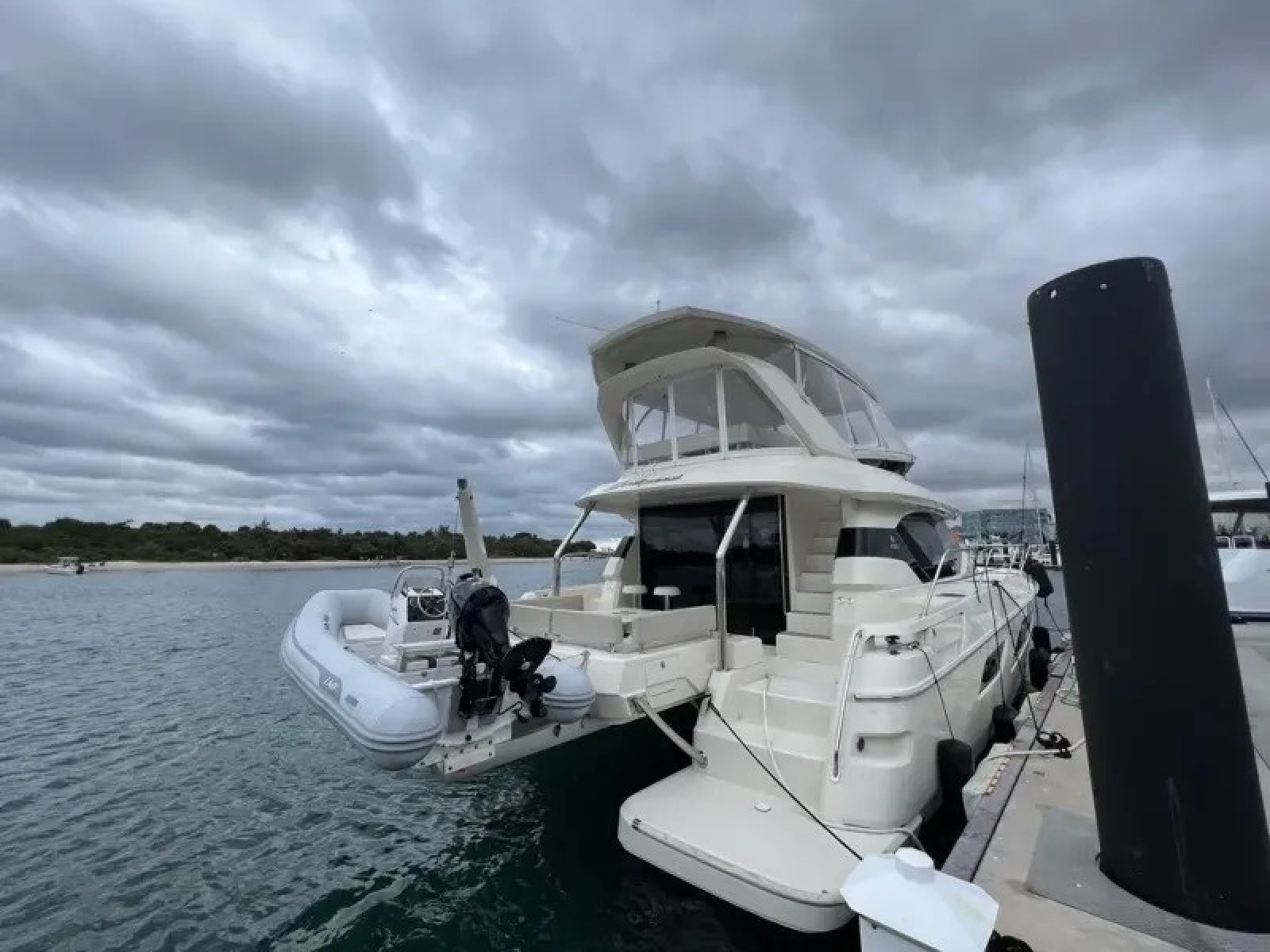 2018 Aquila 44 YACHT