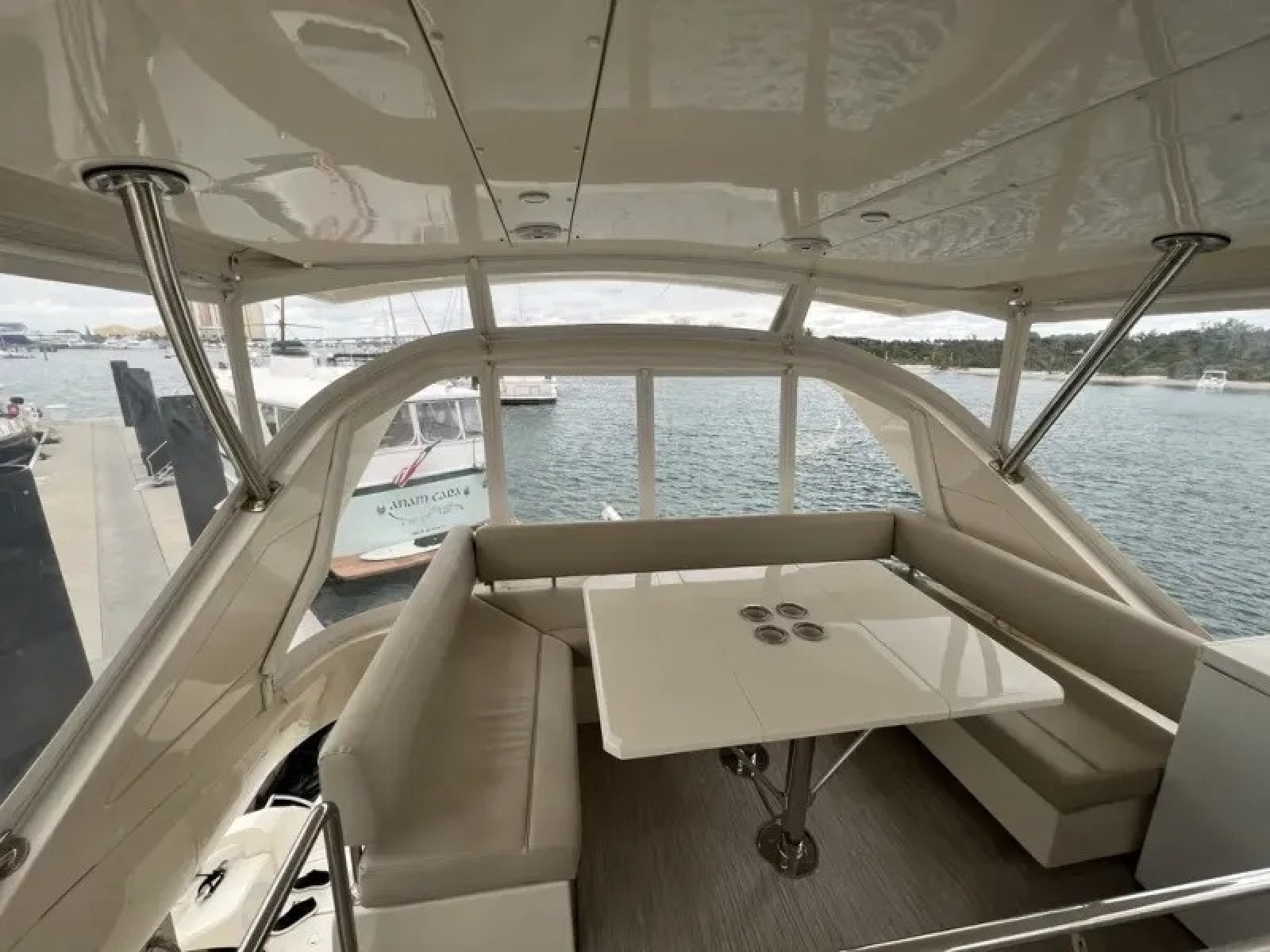 2018 Aquila 44 YACHT