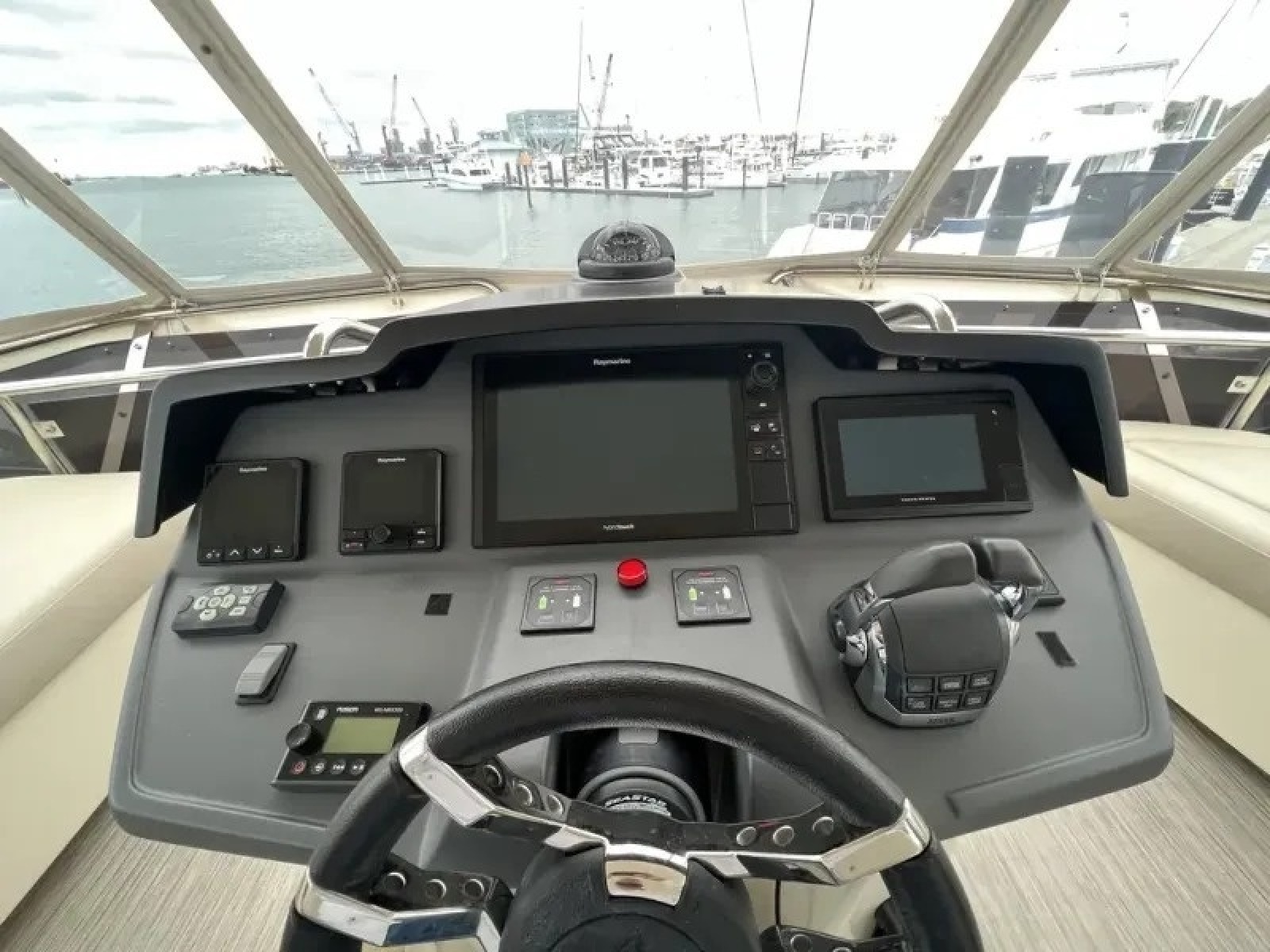 2018 Aquila 44 YACHT