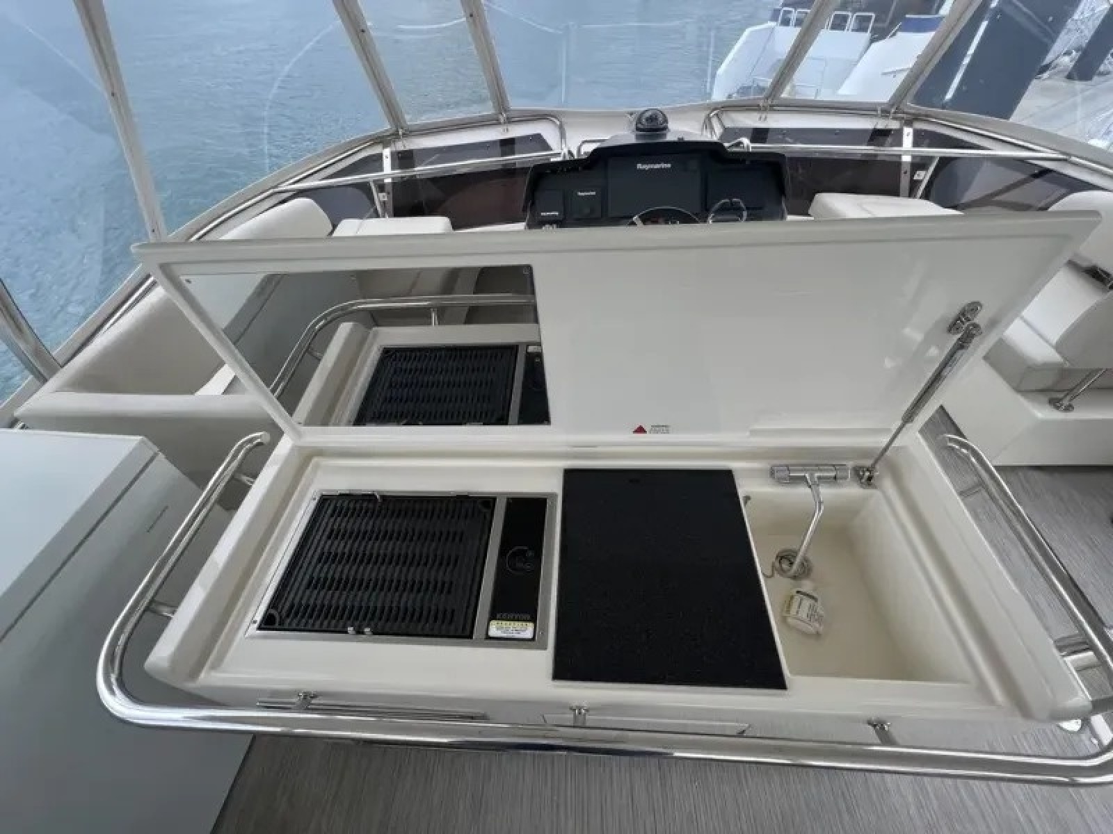2018 Aquila 44 YACHT