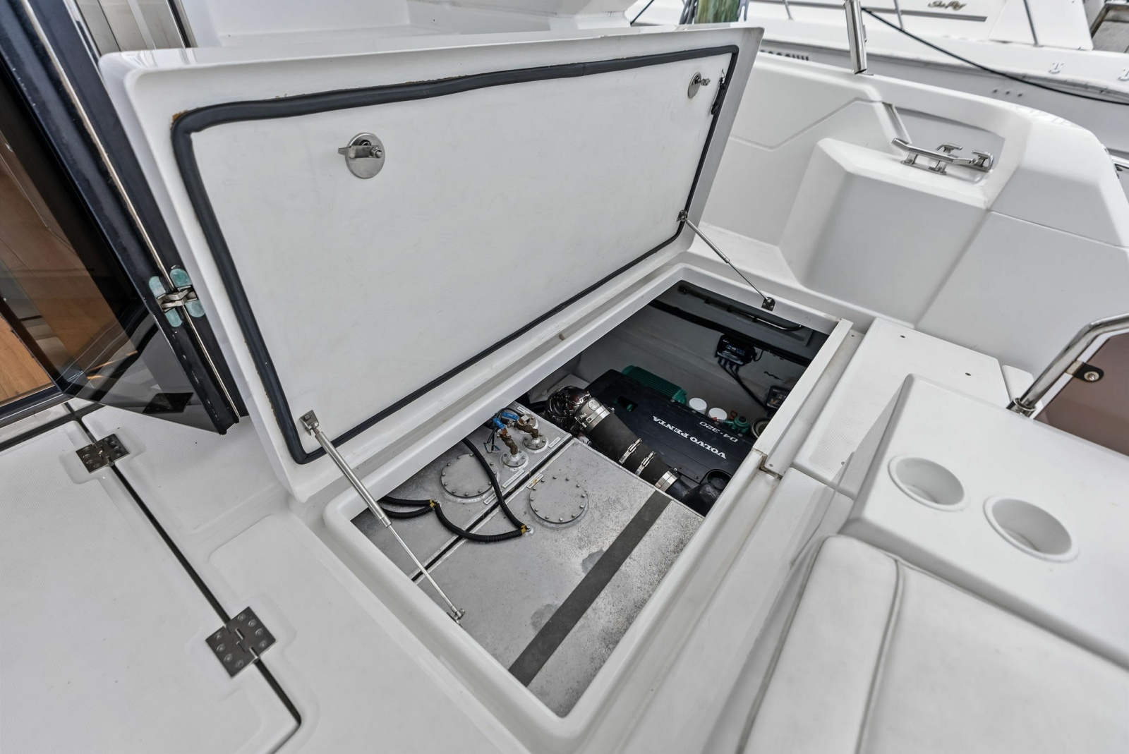 Decadence 44ft Aquila Yacht For Sale