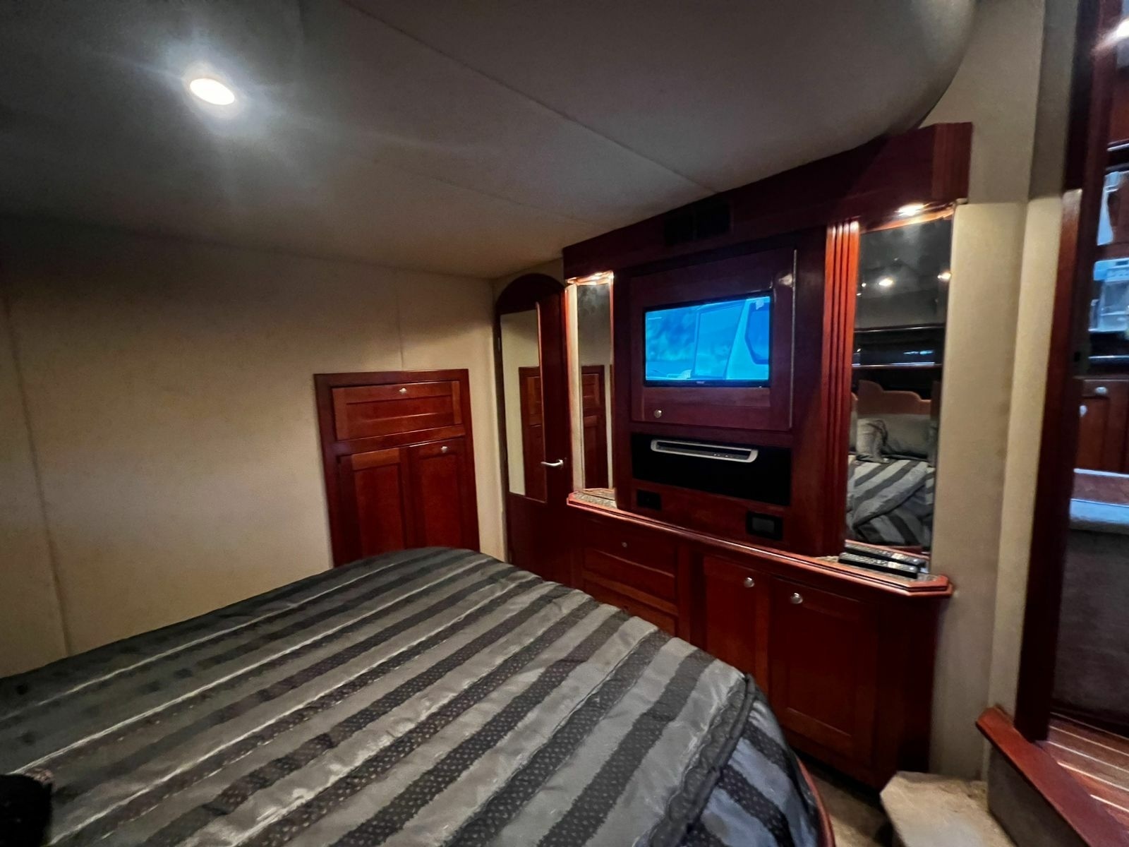 COOL IT 56ft Cruisers Yachts Yacht For Sale