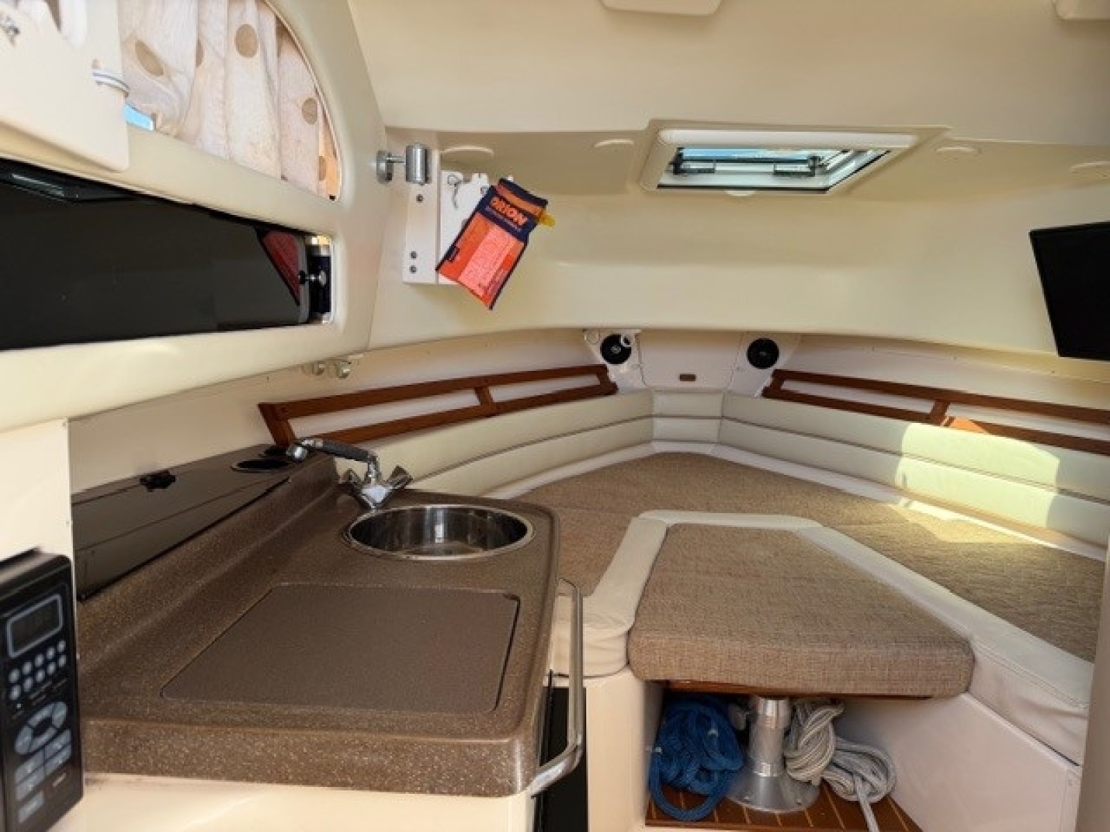 2007 Grady-White 300 Marlin
