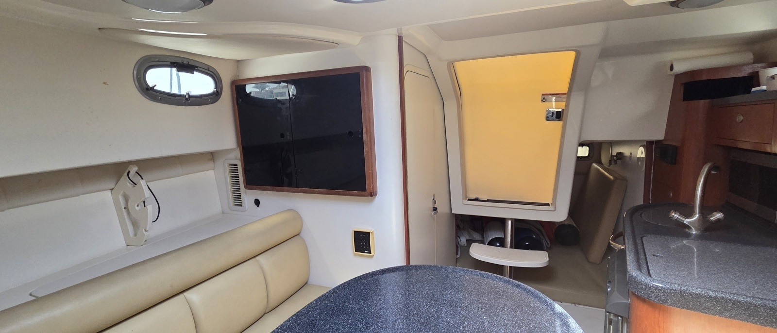 2007 Boston Whaler 305 Conquest