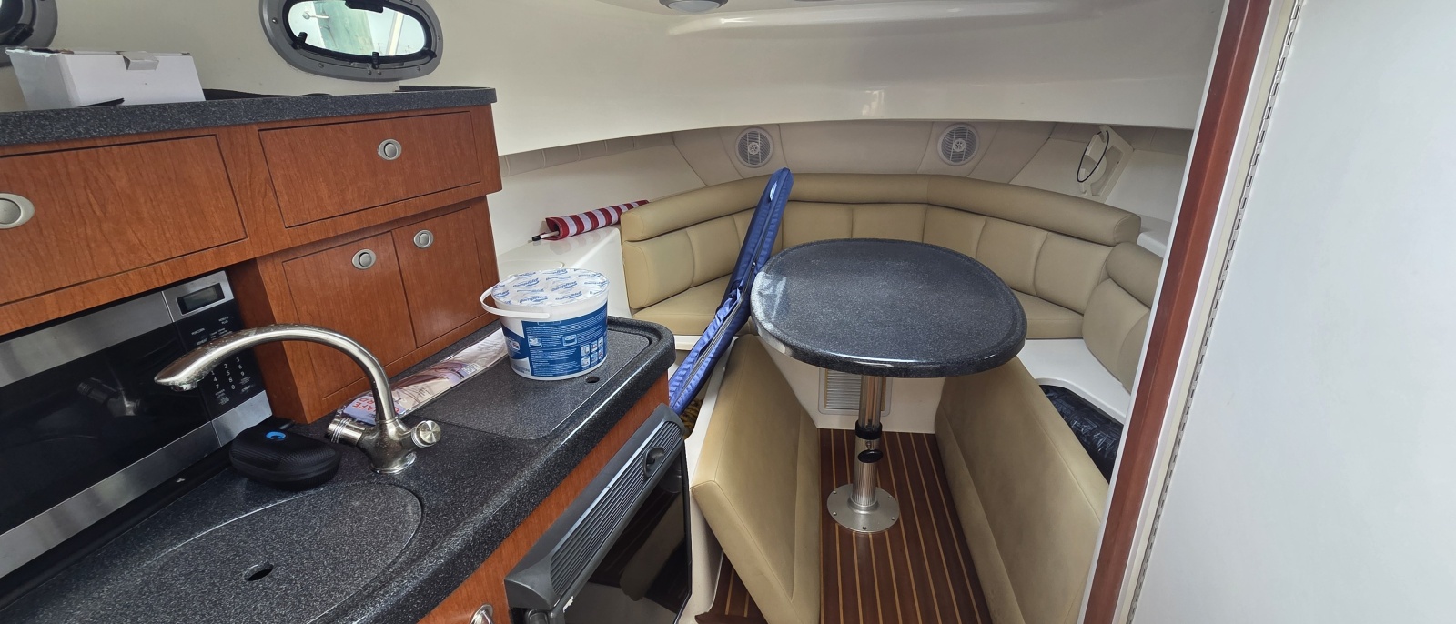 2007 Boston Whaler 305 Conquest