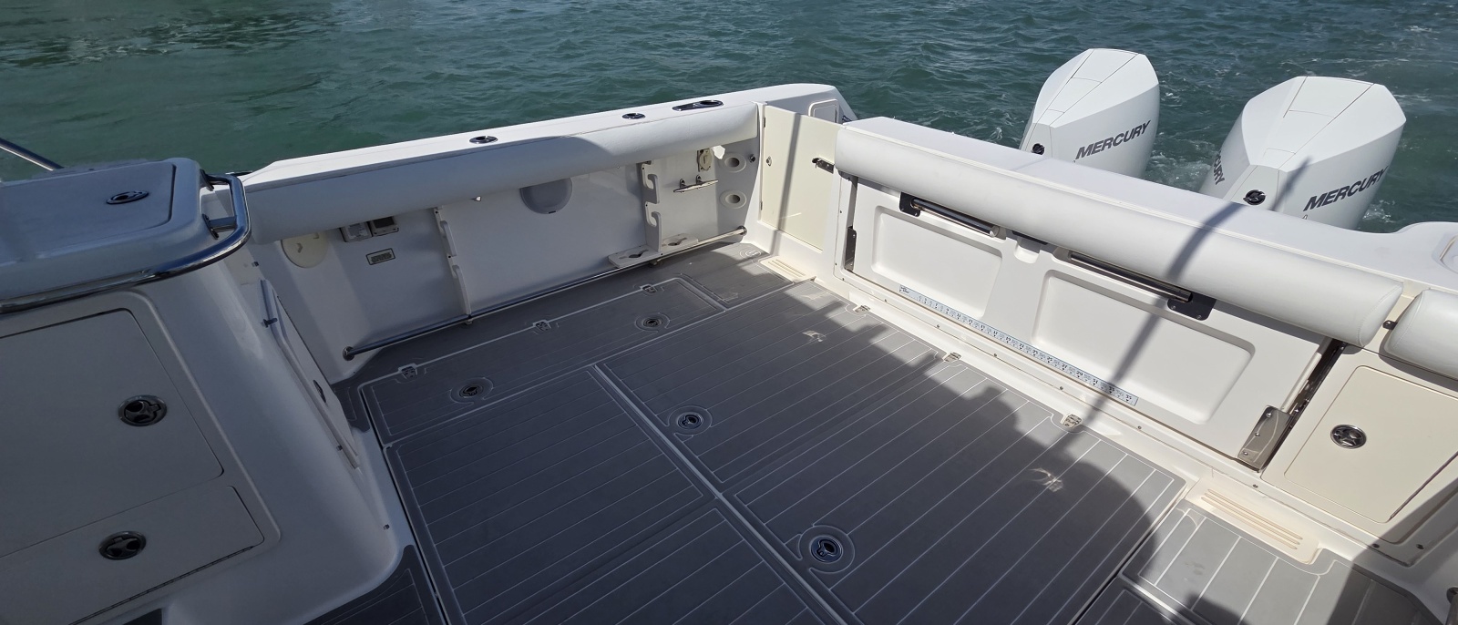 2007 Boston Whaler 305 Conquest