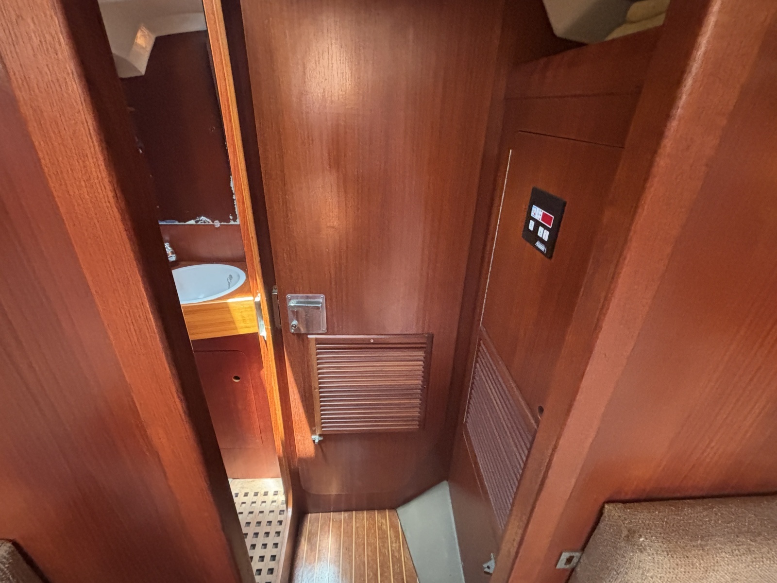 LA BREZZA 39ft Grand Soleil Yacht For Sale