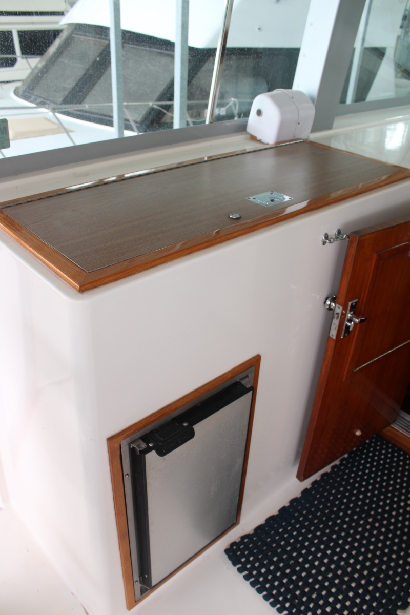 42 ft Bertram - Aft Deck Entertainment Station