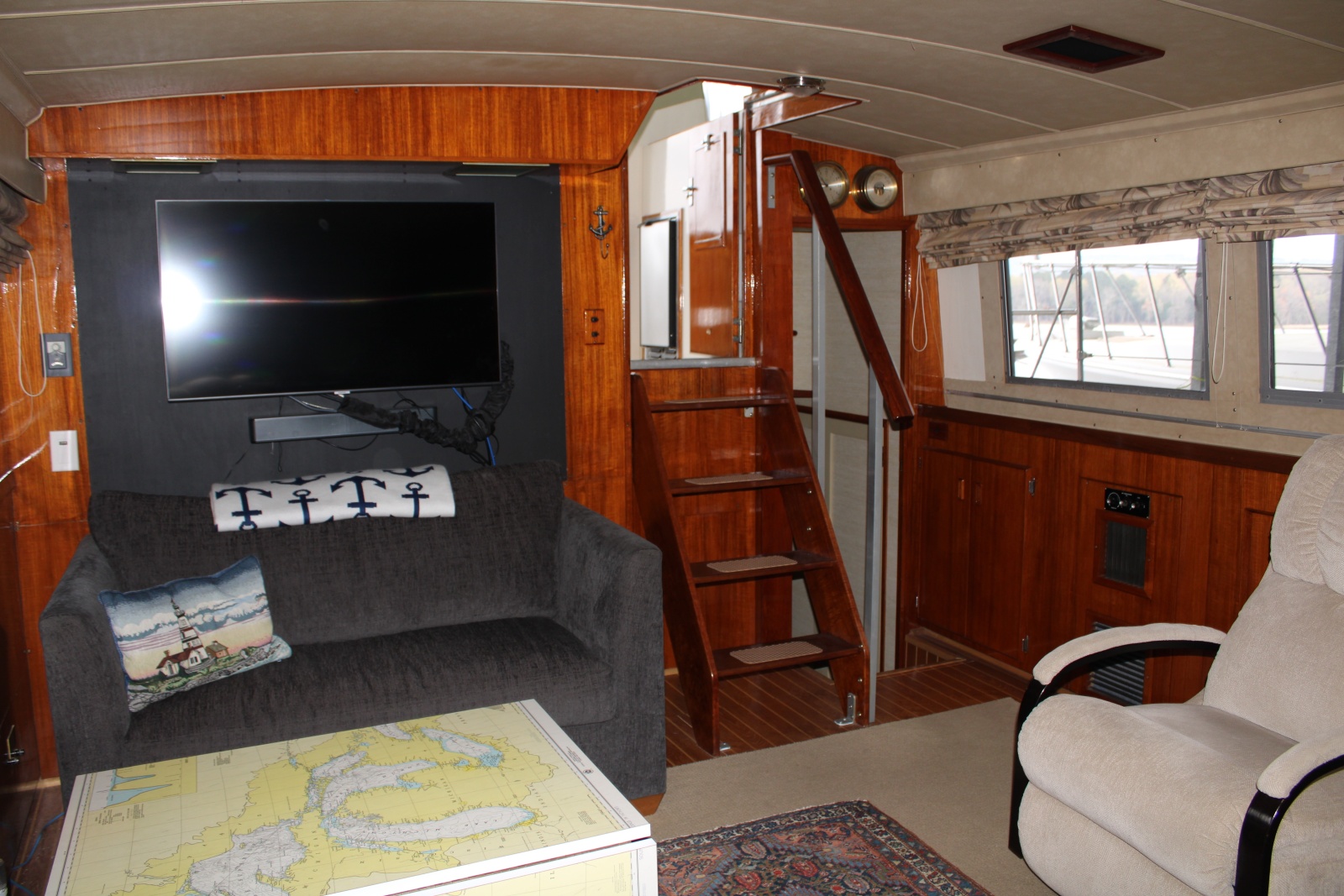 42 ft Bertram - Salon looking aft