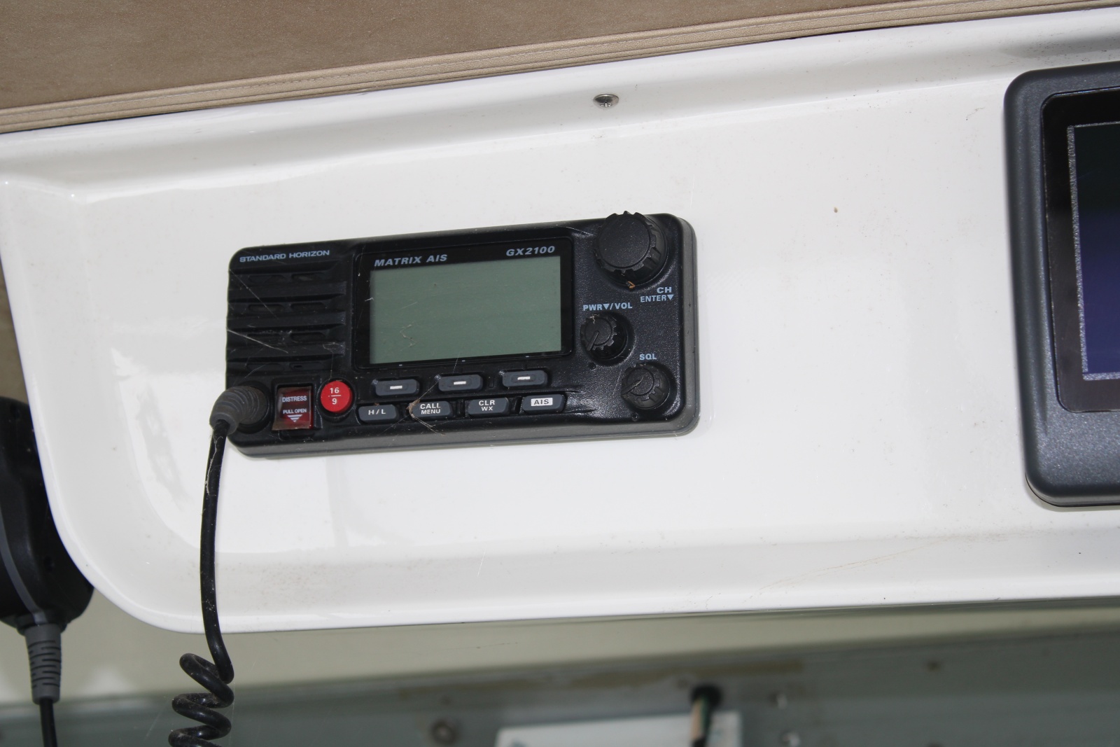 42 ft Bertram - Standard Horizon AIS Marine Radio