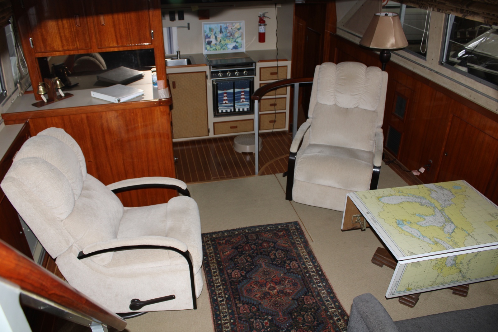 42 ft Bertram - Salon looking forward